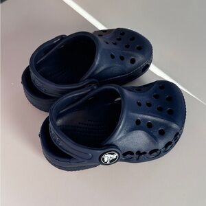 toddler blue crocs size 4